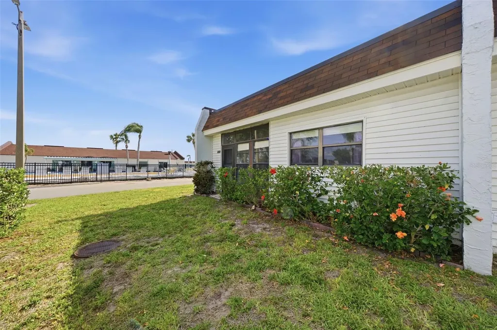 9023 Mission Oaks Boulevard Seminole FL 33776