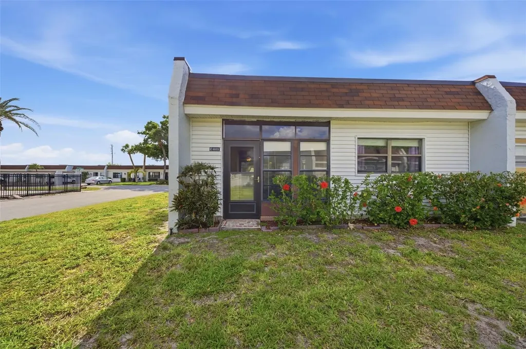 9023 Mission Oaks Boulevard Seminole FL 33776