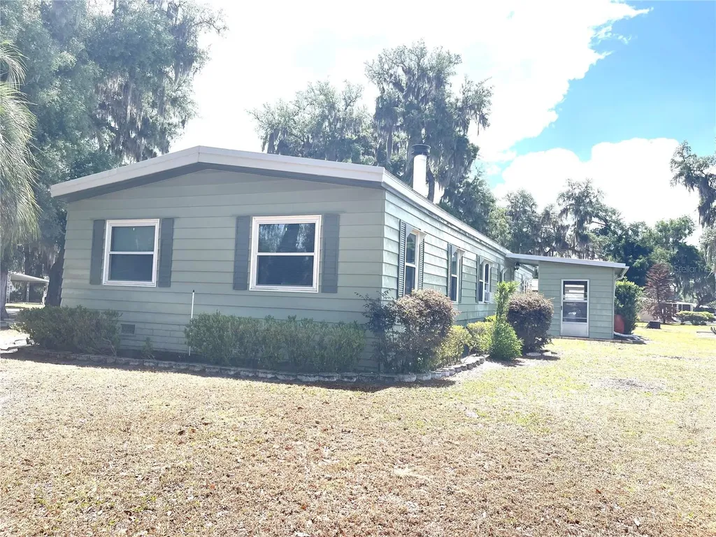 2 S. Bobwhite Road Wildwood FL 34785