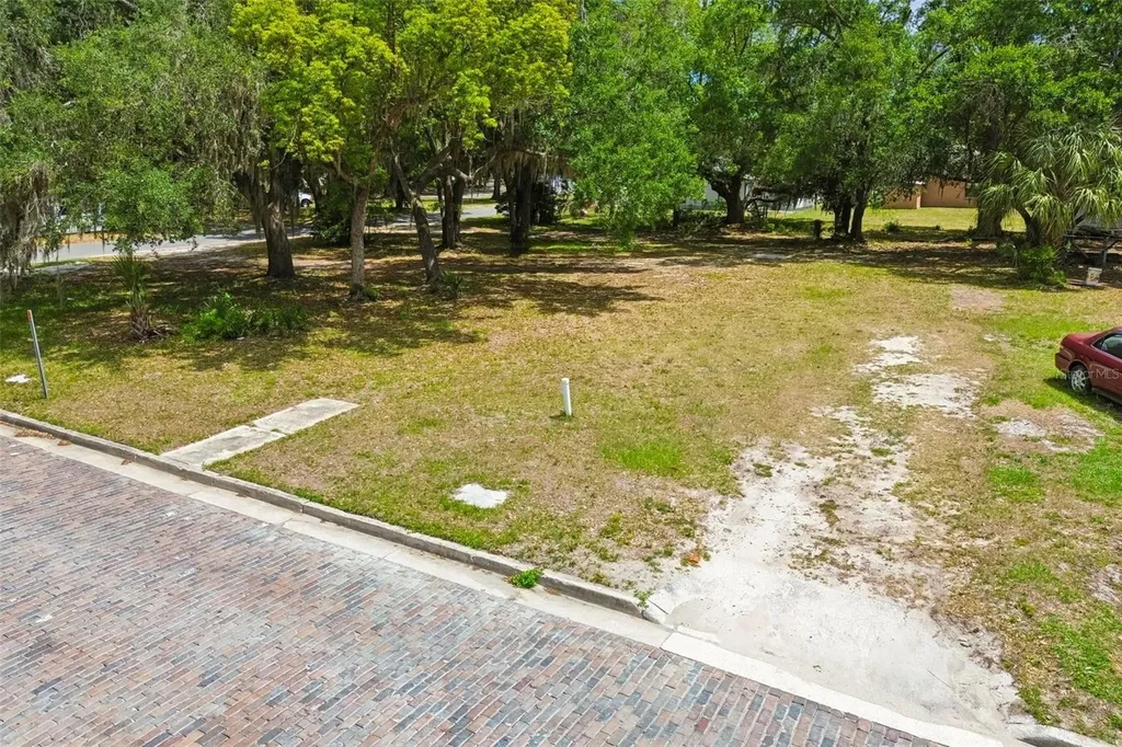 104 S Warnell Street Plant City FL 33563