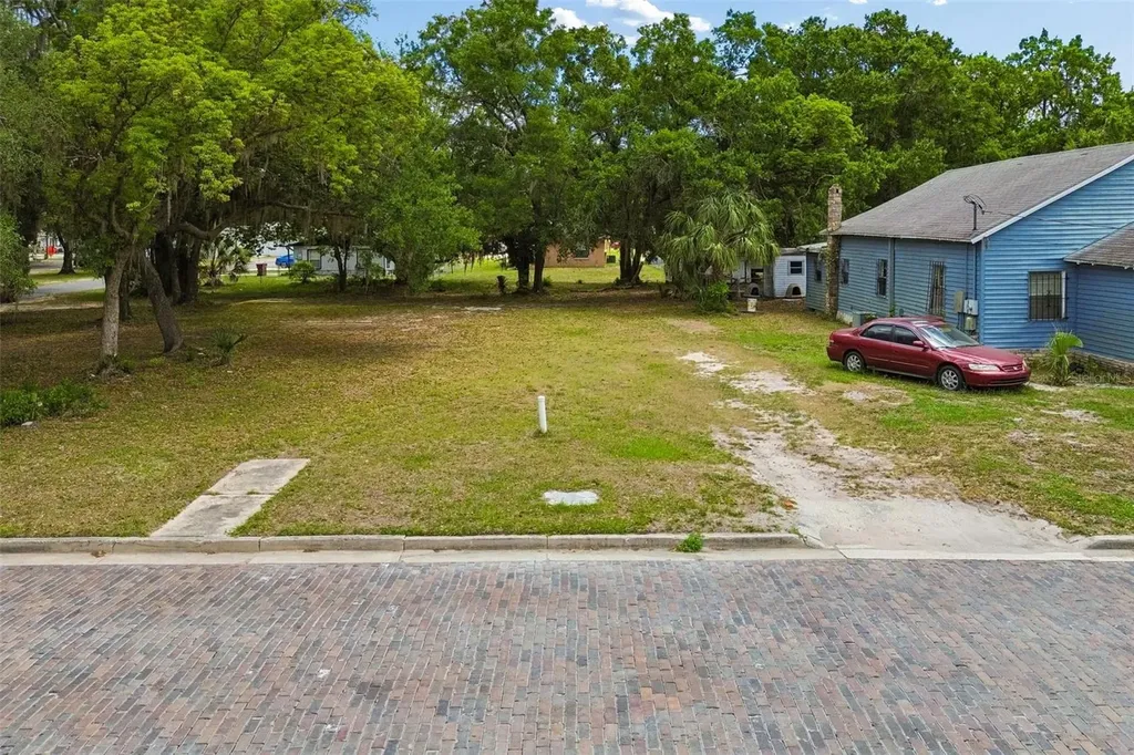 104 S Warnell Street Plant City FL 33563