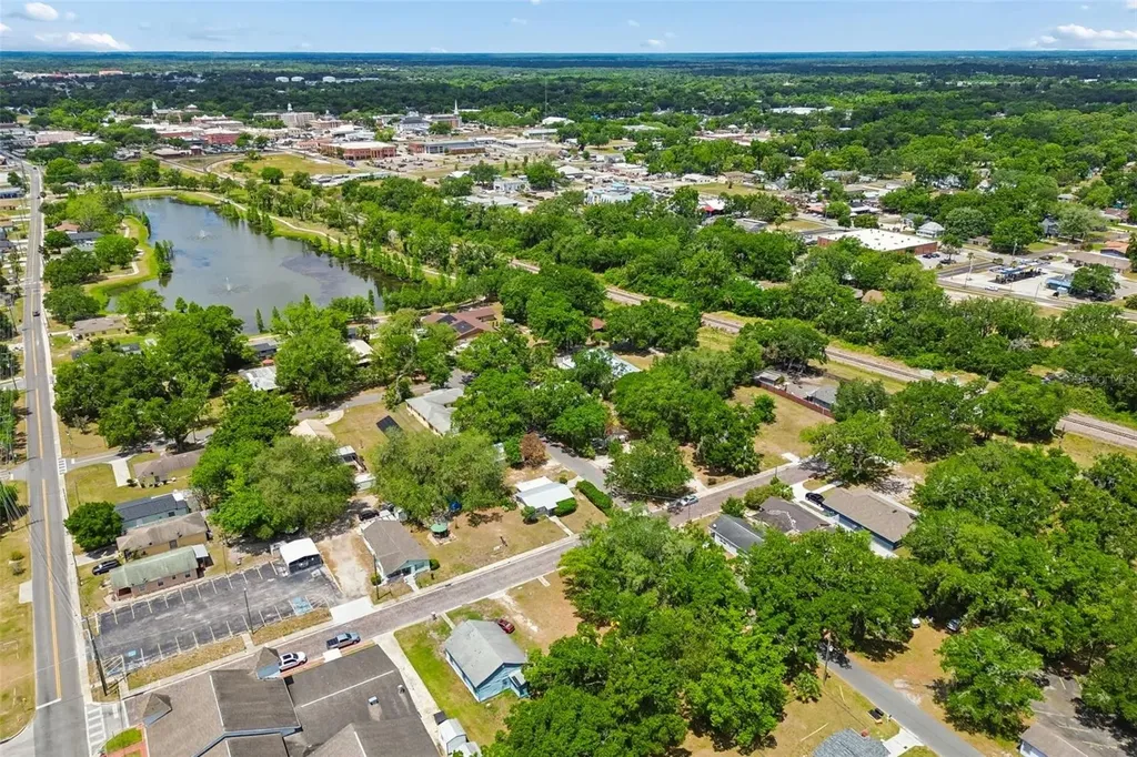 104 S Warnell Street Plant City FL 33563
