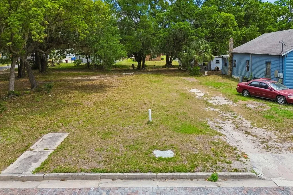 104 S Warnell Street Plant City FL 33563
