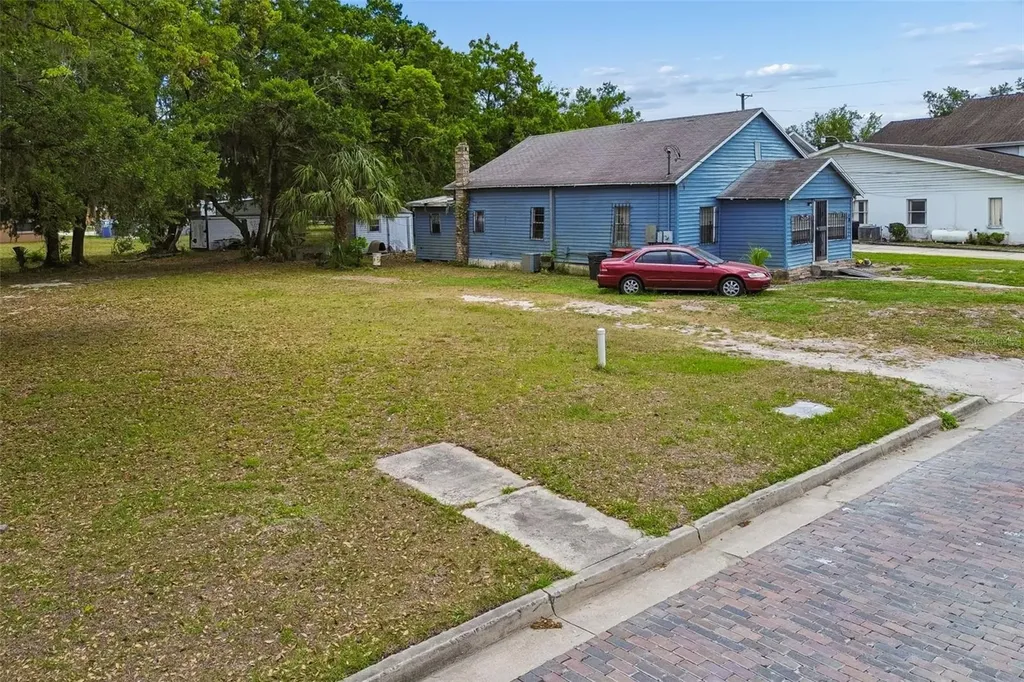 104 S Warnell Street Plant City FL 33563