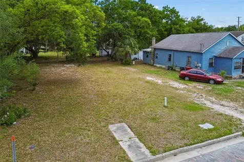 104 S Warnell Street Plant City FL 33563