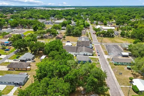 104 S Warnell Street Plant City FL 33563