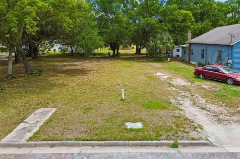 104 S Warnell Street Plant City FL 33563