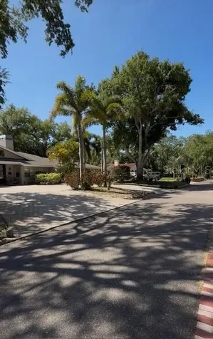 1700 Country Club Road N St Petersburg FL 33710