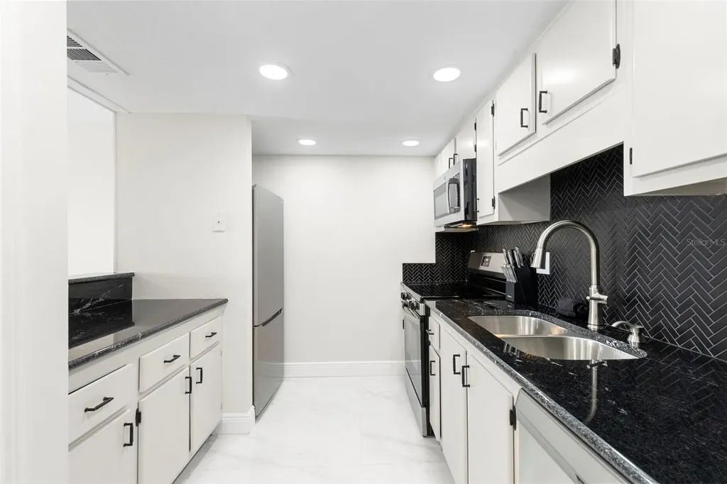 51 Island Way Clearwater Beach FL 33767