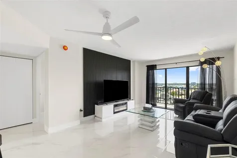51 Island Way Clearwater Beach FL 33767