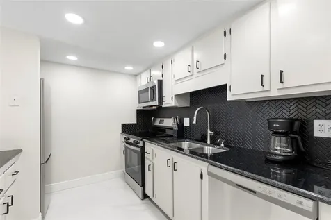 51 Island Way Clearwater Beach FL 33767
