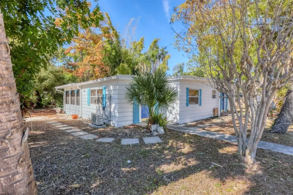 2551 Wilkinson Road Sarasota FL 34231