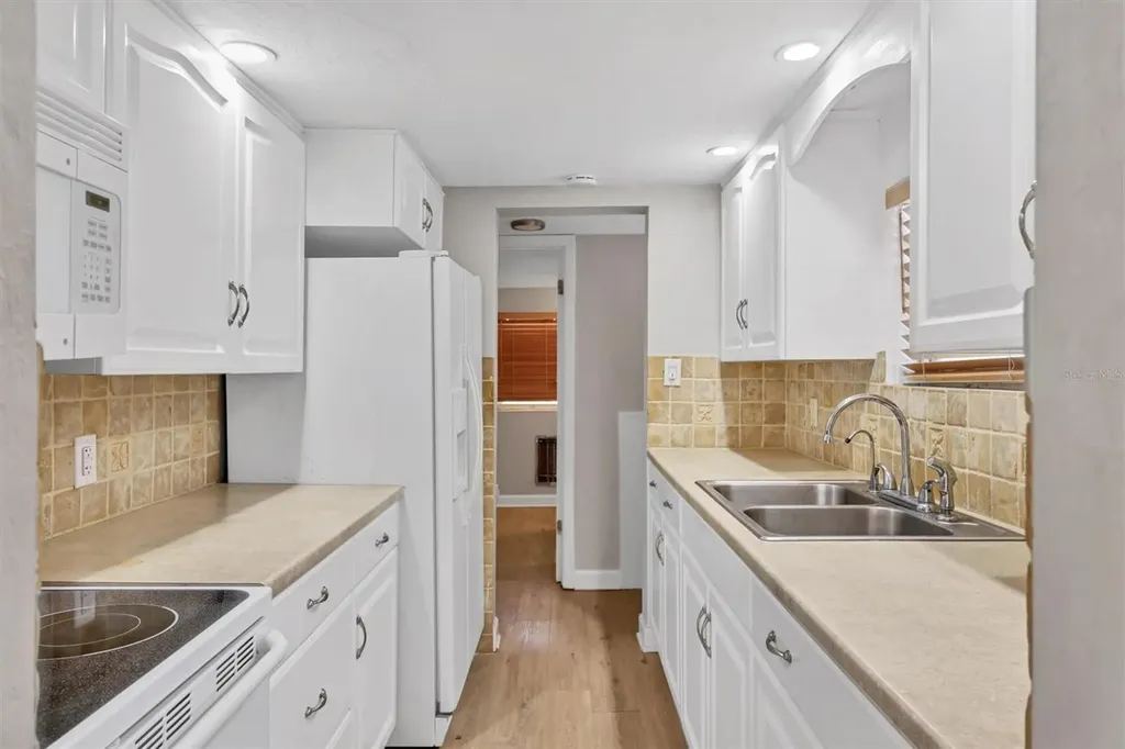 2551 Wilkinson Road Sarasota FL 34231
