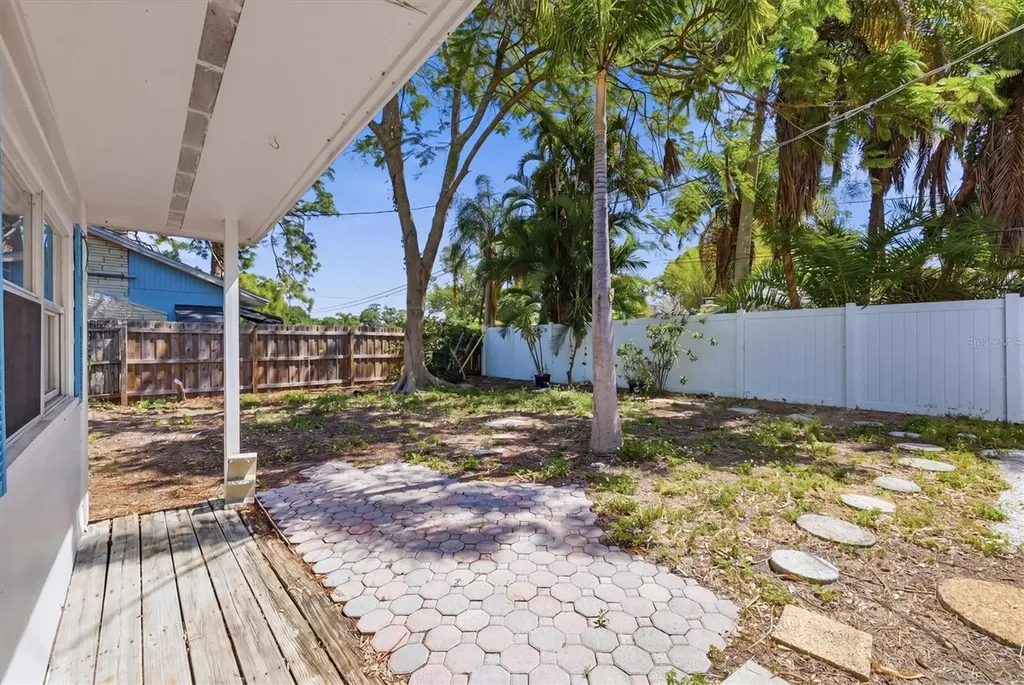 2551 Wilkinson Road Sarasota FL 34231