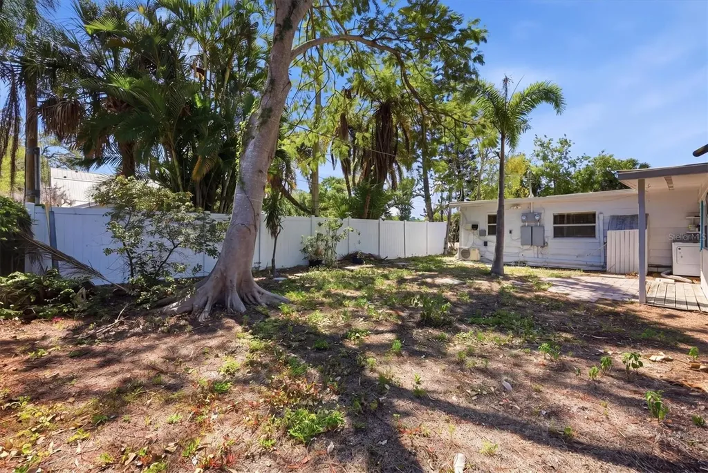 2551 Wilkinson Road Sarasota FL 34231