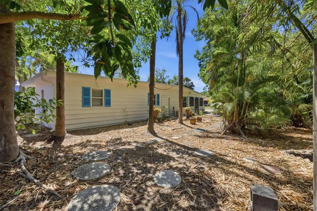 2551 Wilkinson Road Sarasota FL 34231
