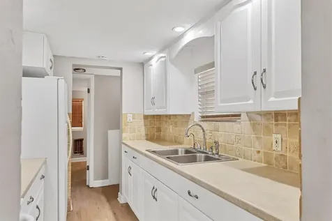 2551 Wilkinson Road Sarasota FL 34231