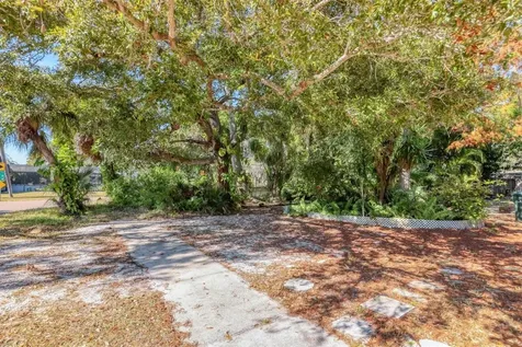 2551 Wilkinson Road Sarasota FL 34231