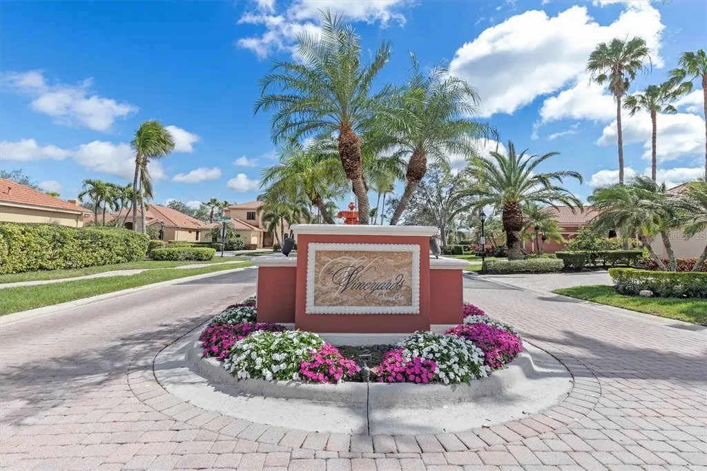5142 Cote Du Rhone Way Sarasota FL 34238