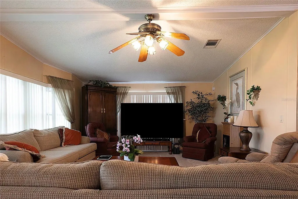 24927 Pine Hill Leesburg FL 34748