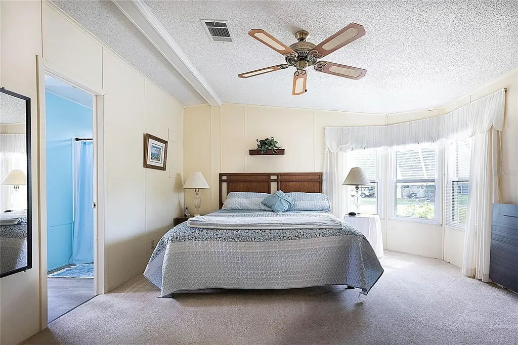 24927 Pine Hill Leesburg FL 34748