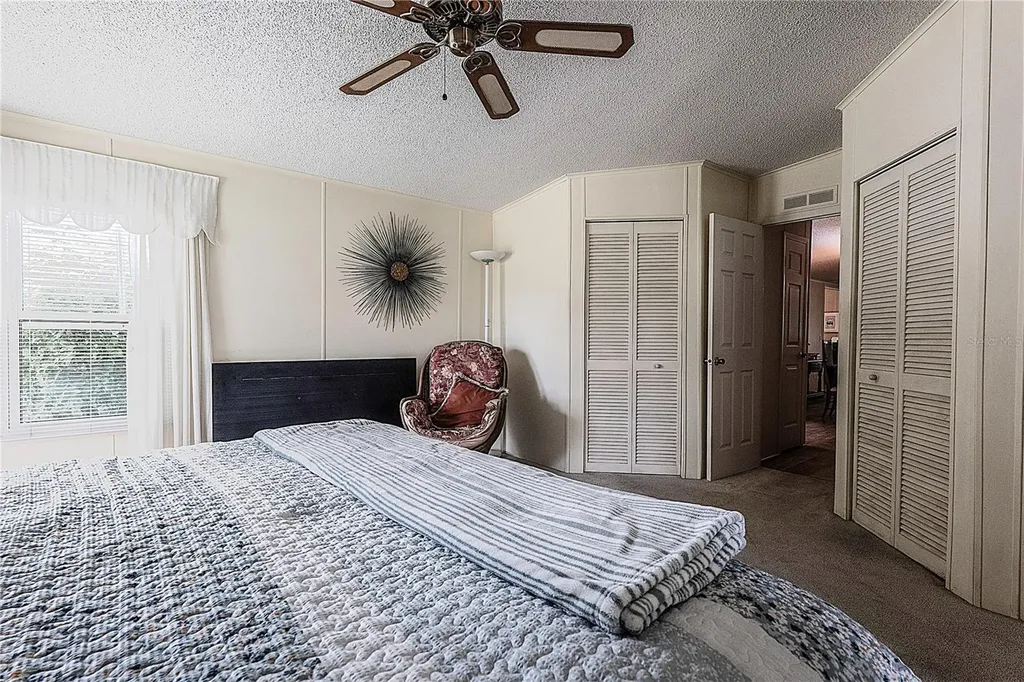 24927 Pine Hill Leesburg FL 34748