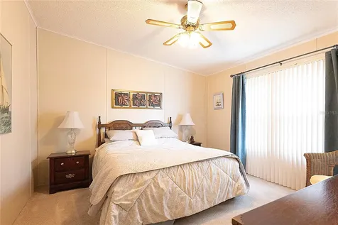 24927 Pine Hill Leesburg FL 34748