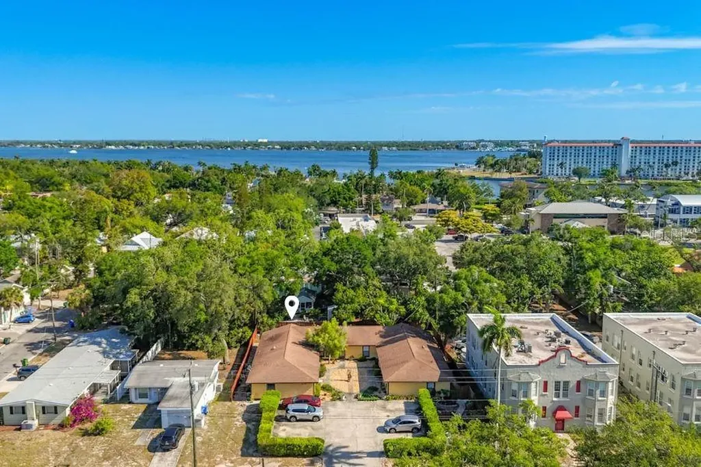 2006 7th Avenue W Bradenton FL 34205