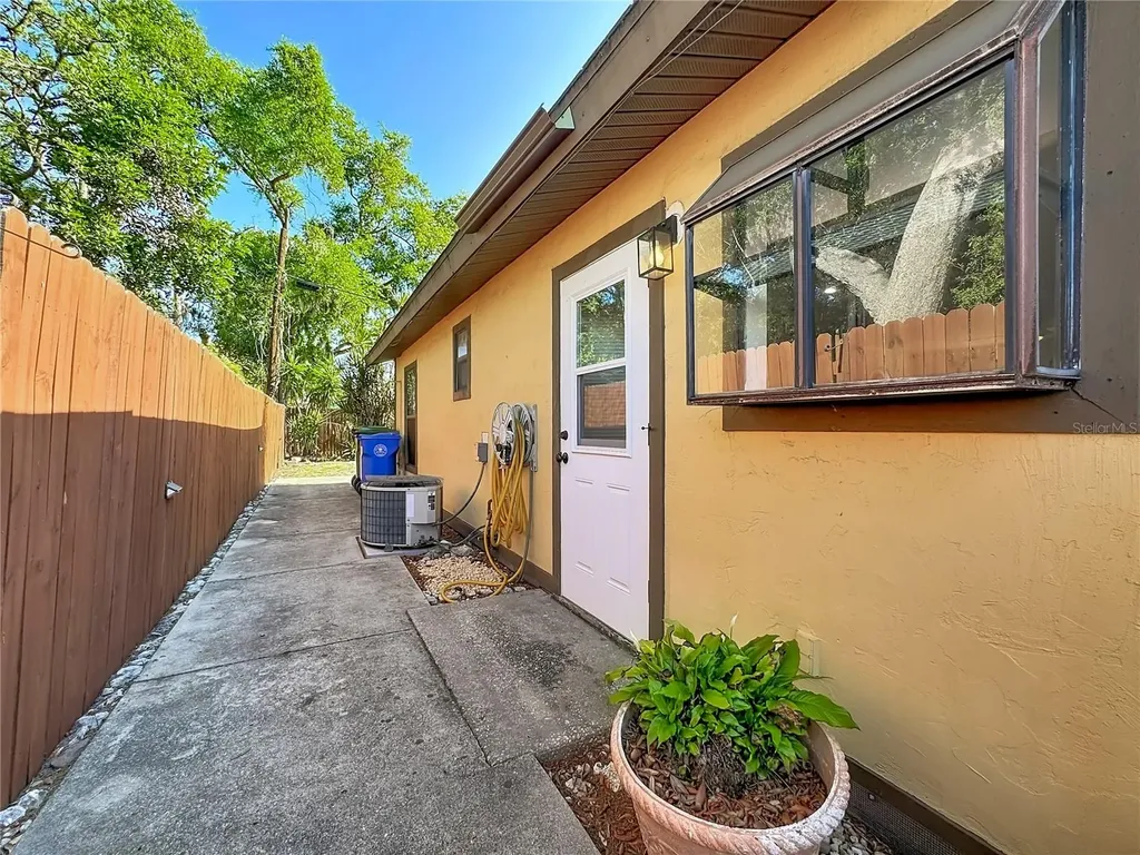 2006 7th Avenue W Bradenton FL 34205