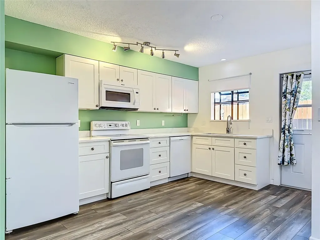 2006 7th Avenue W Bradenton FL 34205
