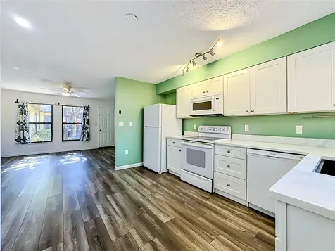 2006 7th Avenue W Bradenton FL 34205