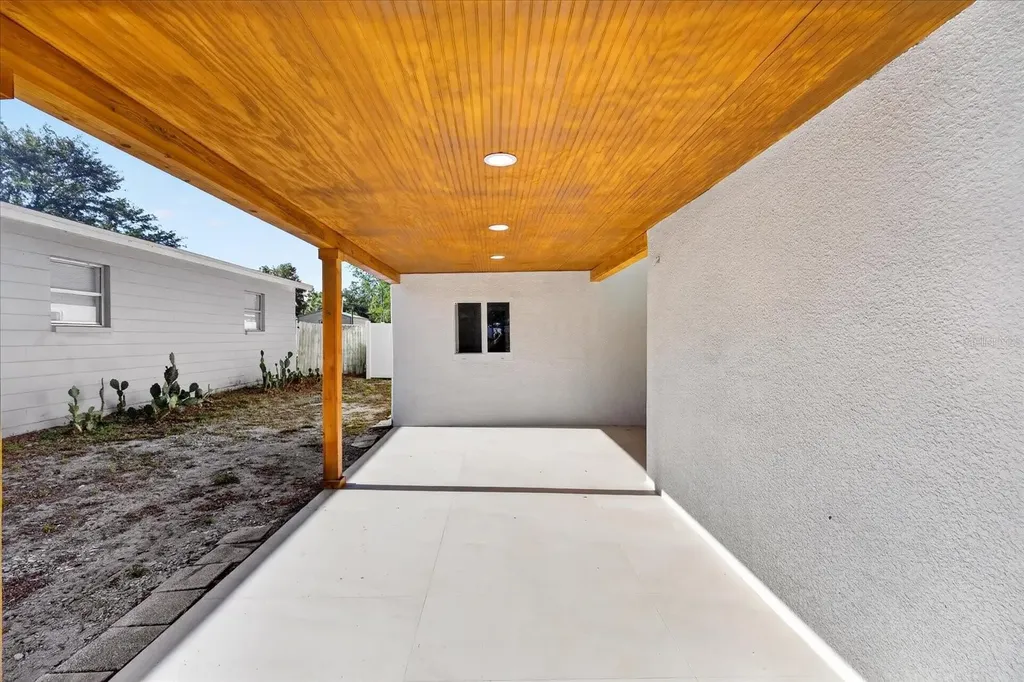 4005 E Henry Avenue Tampa FL 33610