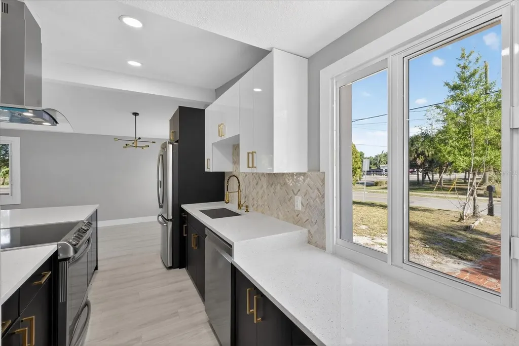 4005 E Henry Avenue Tampa FL 33610