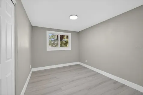 4005 E Henry Avenue Tampa FL 33610