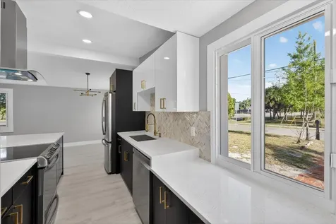 4005 E Henry Avenue Tampa FL 33610