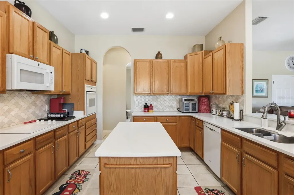 1910 Sir Lancelot Circle St Cloud FL 34772