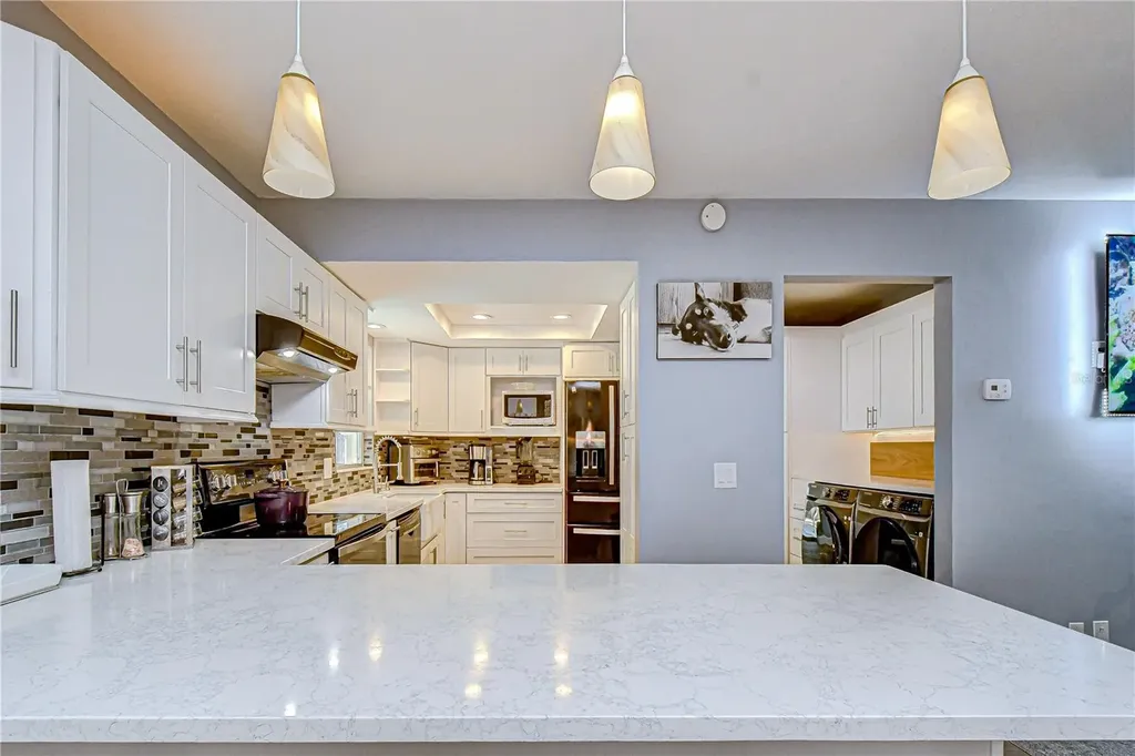 9625 Commodore Drive Seminole FL 33776