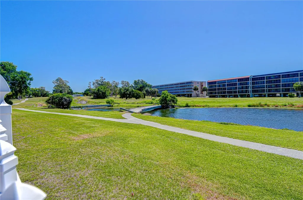 9625 Commodore Drive Seminole FL 33776