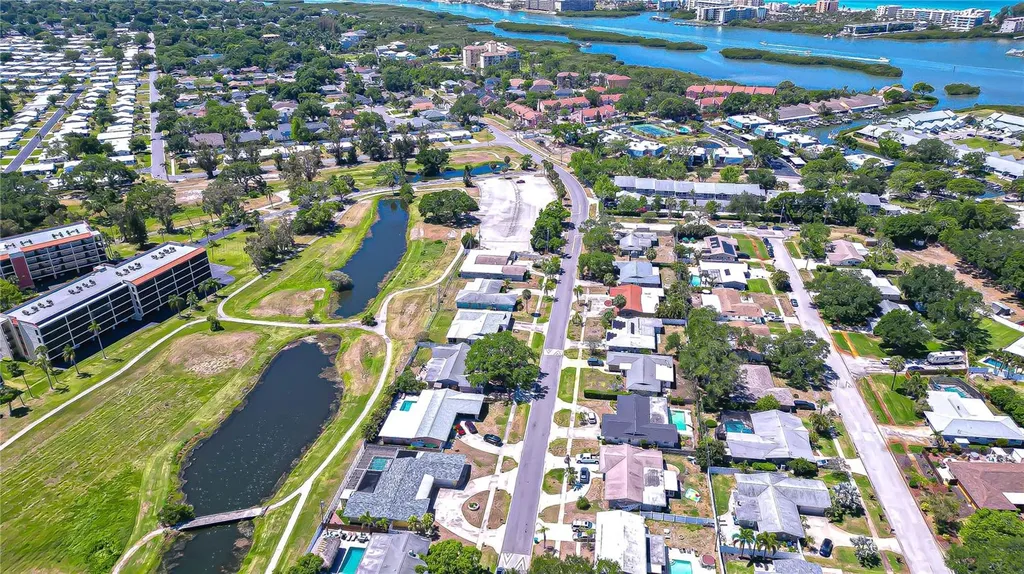 9625 Commodore Drive Seminole FL 33776