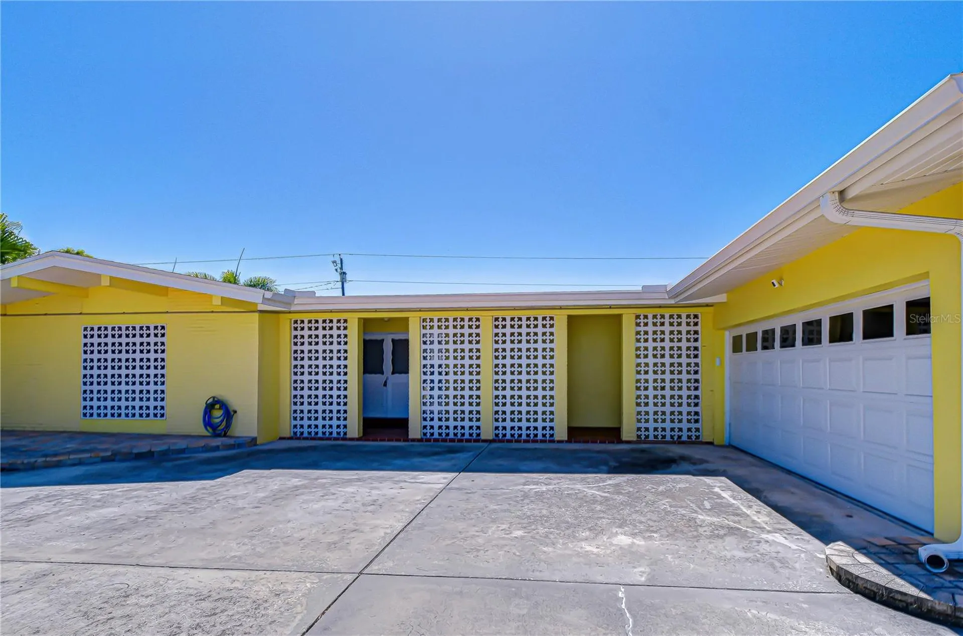 9625 Commodore Drive Seminole FL 33776