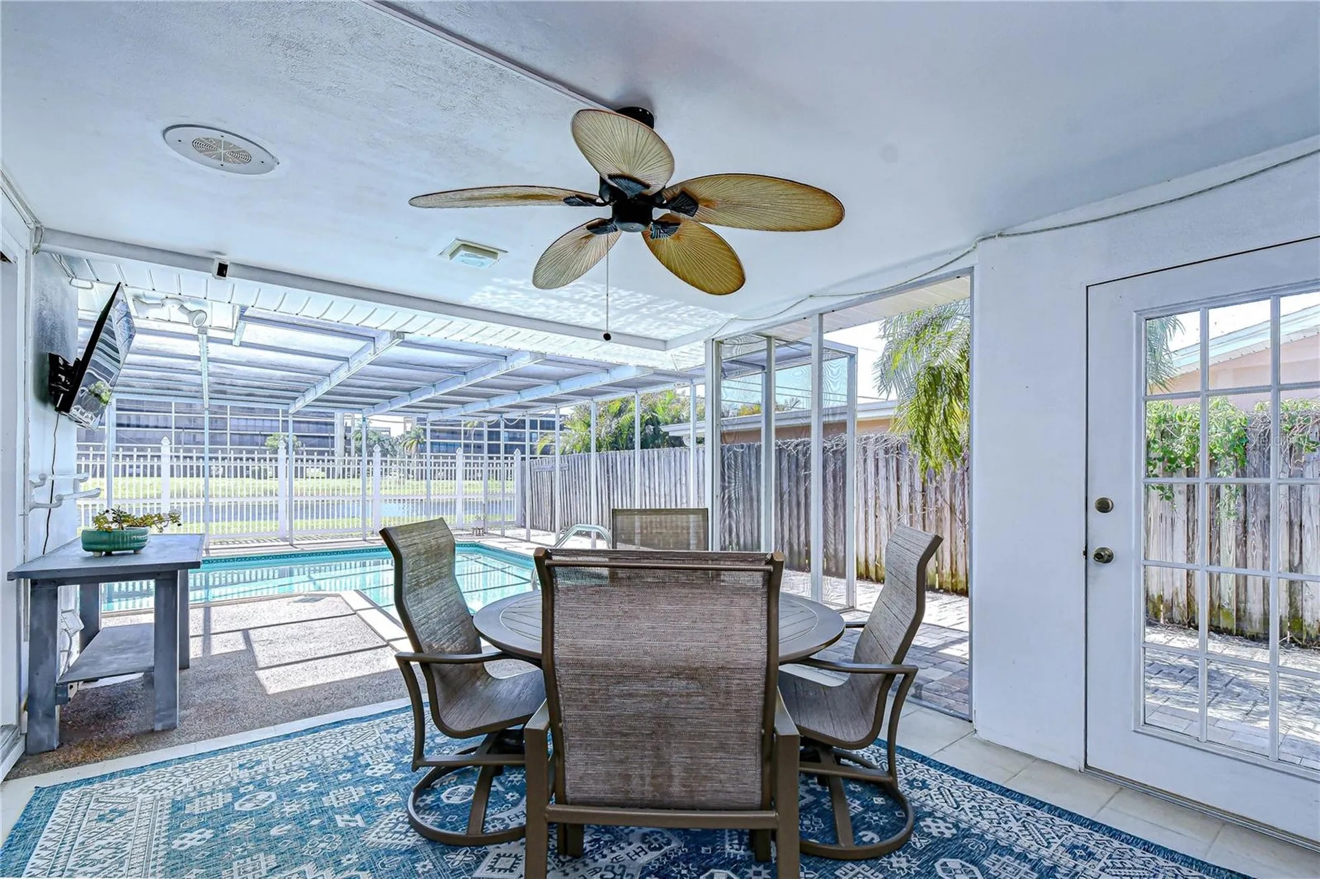 9625 Commodore Drive Seminole FL 33776