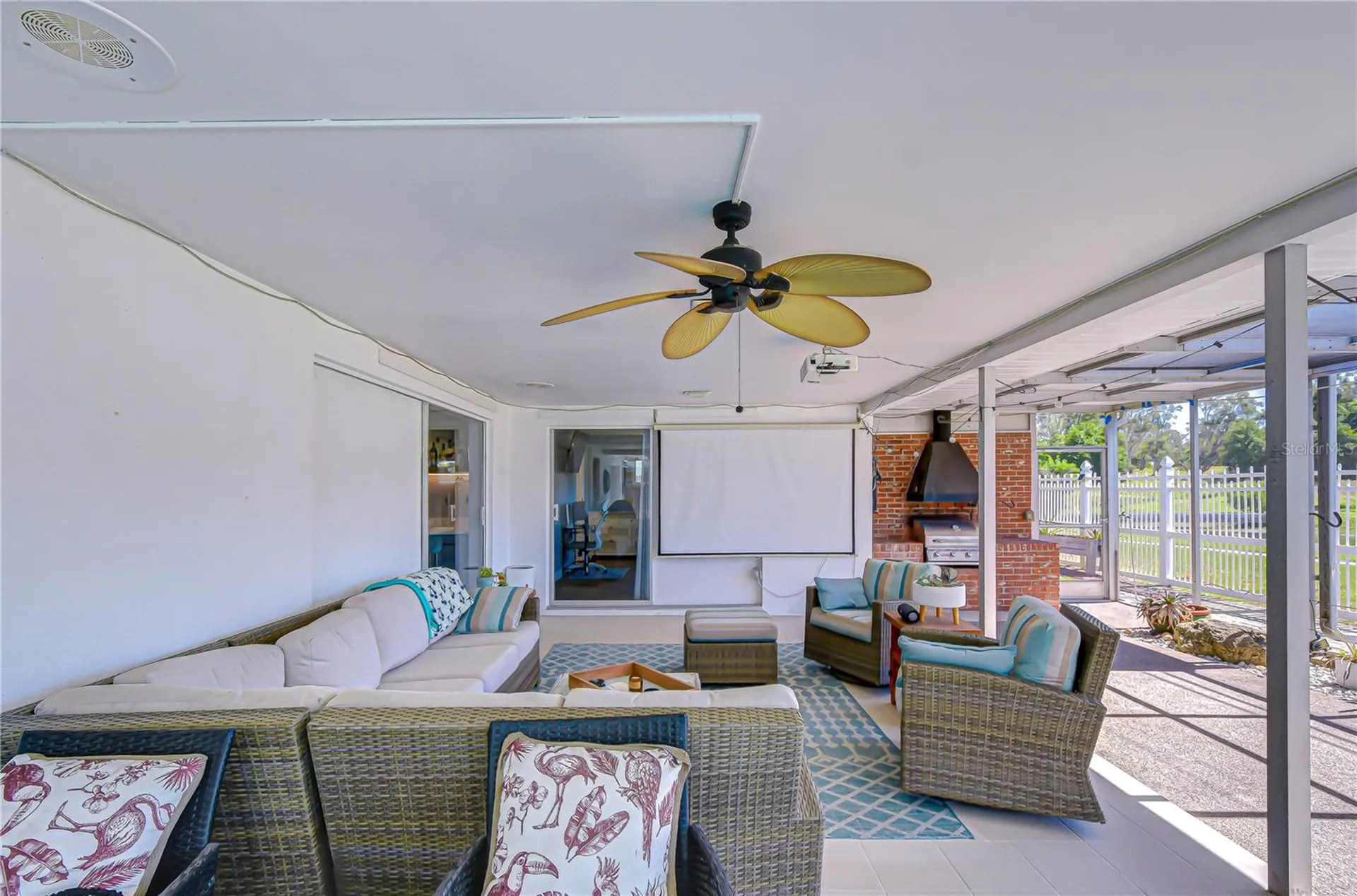 9625 Commodore Drive Seminole FL 33776