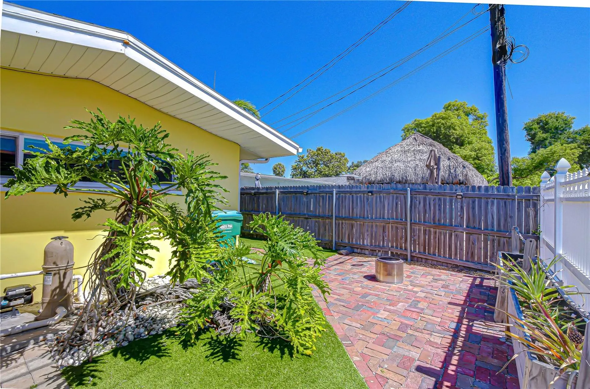 9625 Commodore Drive Seminole FL 33776