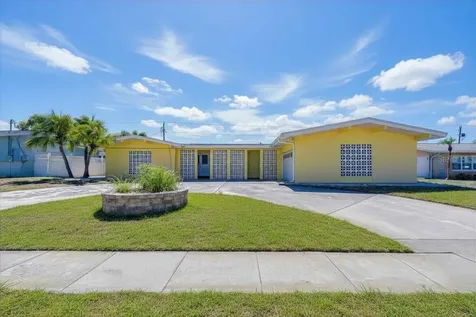 9625 Commodore Drive Seminole FL 33776