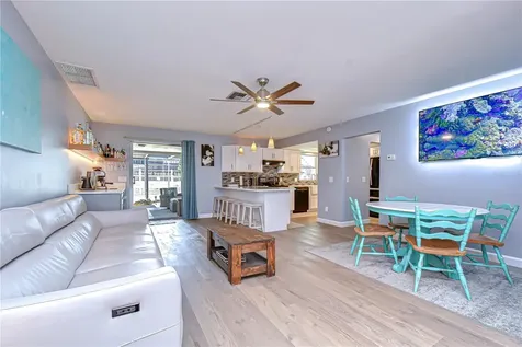 9625 Commodore Drive Seminole FL 33776