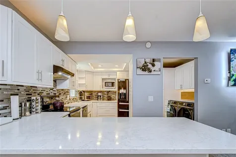 9625 Commodore Drive Seminole FL 33776