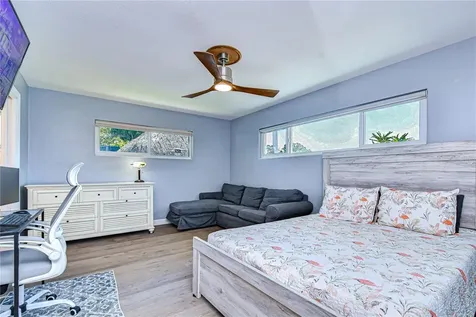 9625 Commodore Drive Seminole FL 33776