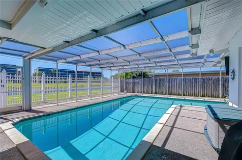 9625 Commodore Drive Seminole FL 33776