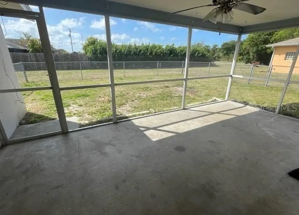 1406 SE 23rd Terrace Cape Coral FL 33990