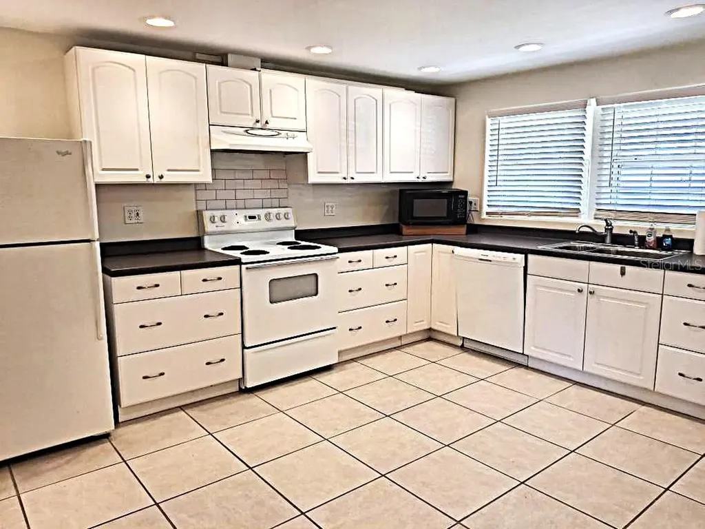 2812 Dovewood Street Clearwater FL 33759